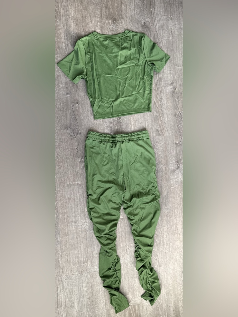 Green Ruched Two-Piece Set Like New - Picture 4 of 4